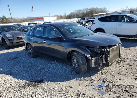 2015 Nissan Altima 2.5 z USA, uszkodzony, nr VIN 1N4AL3AP5FC466657